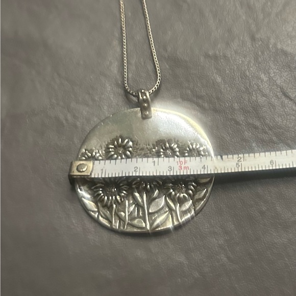 AUTHENTIC OR PAZ ( signed B )
Slightly oxidized sterling silver pendant. - Picture 9 of 12